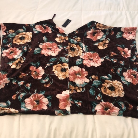 NWT Chloe & Katie open shawl with flowers - Picture 7 of 7